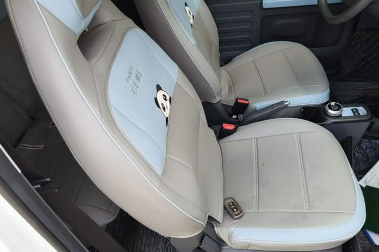 Used Geely Galaxy Panda 2024 Panda Mini 200km Endurance Bear Right Front Seat