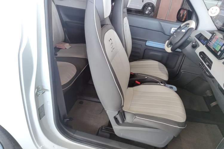 Used Geely Galaxy Panda 2024 Panda Mini 200km Endurance Bear Right Front Seat