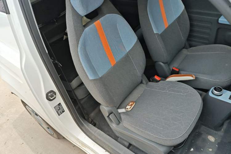 Used Geely Galaxy Panda 2024 Panda Mini 200km Endurance Bear Right Front Seat