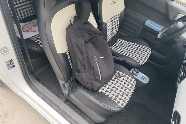 Used Geely Galaxy Panda 2024 Panda Mini 200km Endurance Bear Right Front Seat