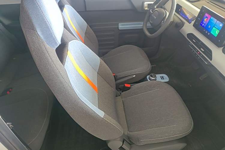 Used Geely Galaxy Panda 2024 Panda Mini 200km Endurance Bear Right Front Seat