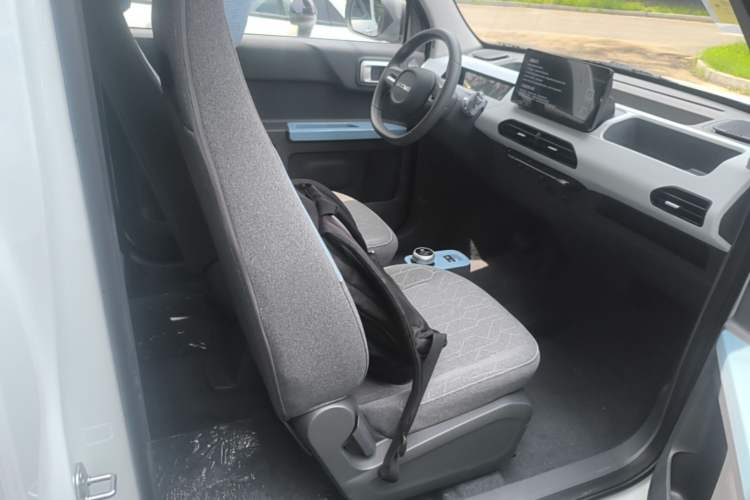 Used Geely Galaxy Panda 2024 Panda Mini 200km Endurance Bear Right Front Seat