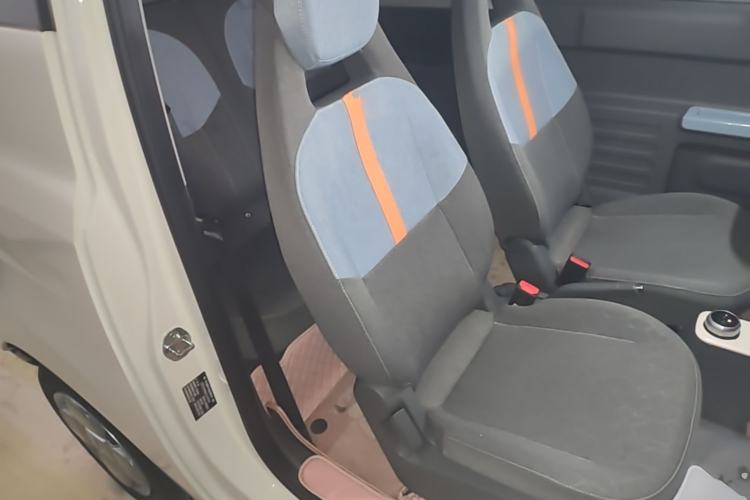 Used Geely Galaxy Panda 2024 Panda Mini 200km Endurance Bear Right Front Seat