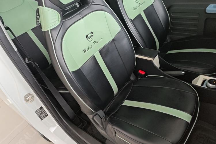 Used Geely Galaxy Panda 2024 Panda Mini 200km Endurance Bear Right Front Seat