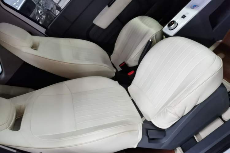 Used Geely Galaxy Panda 2024 Panda Mini 200km Endurance Bear Right Front Seat