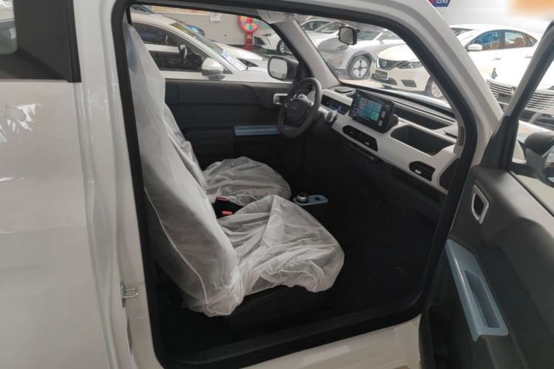 Used Geely Galaxy Panda 2024 Panda Mini 200km Endurance Bear Right Front Seat