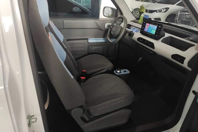 Used Geely Galaxy Panda 2024 Panda Mini 200km Endurance Bear Right Front Seat