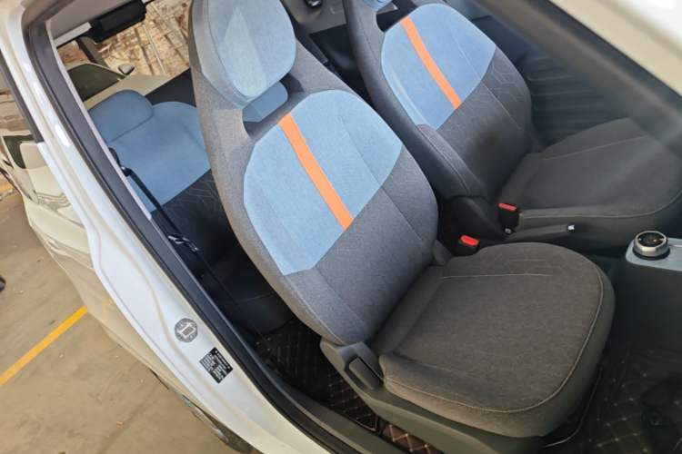 Used Geely Galaxy Panda 2024 Panda Mini 200km Endurance Bear Right Front Seat