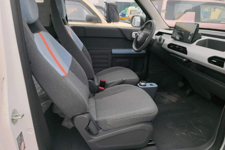 Used Geely Galaxy Panda 2024 Panda Mini 200km Endurance Bear Right Front Seat