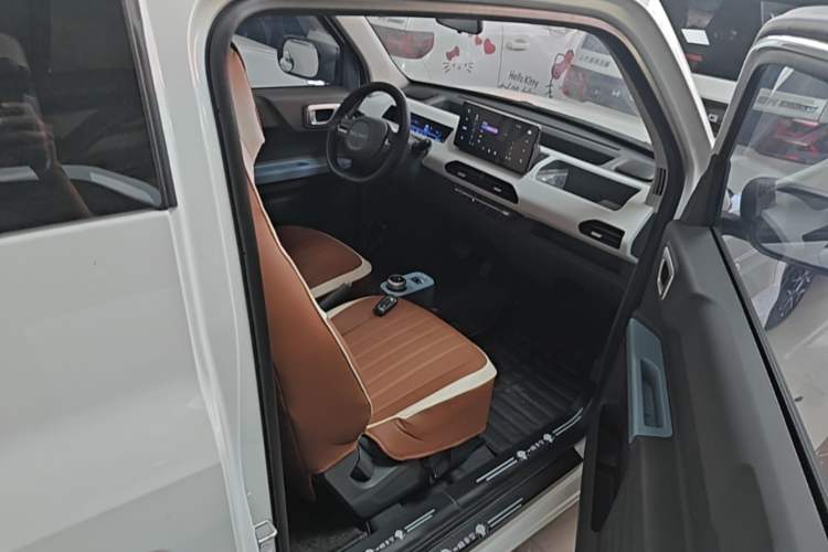 Used Geely Galaxy Panda 2024 Panda Mini 200km Endurance Bear Right Front Seat