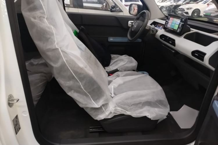Used Geely Galaxy Panda 2024 Panda Mini 200km Endurance Bear Right Front Seat