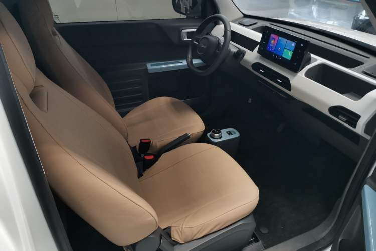 Used Geely Galaxy Panda 2024 Panda Mini 200km Endurance Bear Right Front Seat