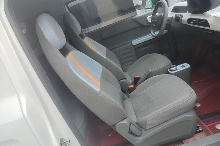 Used Geely Galaxy Panda 2024 Panda Mini 200km Endurance Bear Right Front Seat