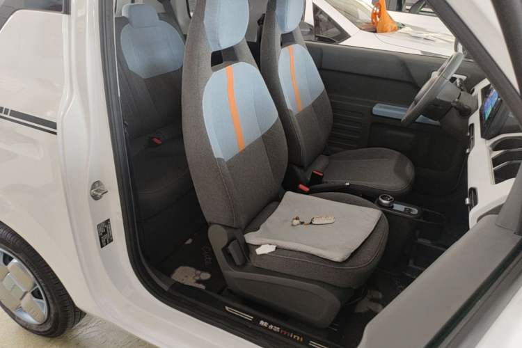 Used Geely Galaxy Panda 2024 Panda Mini 200km Endurance Bear Right Front Seat