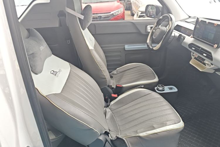 Used Geely Galaxy Panda 2024 Panda Mini 200km Endurance Bear Right Front Seat