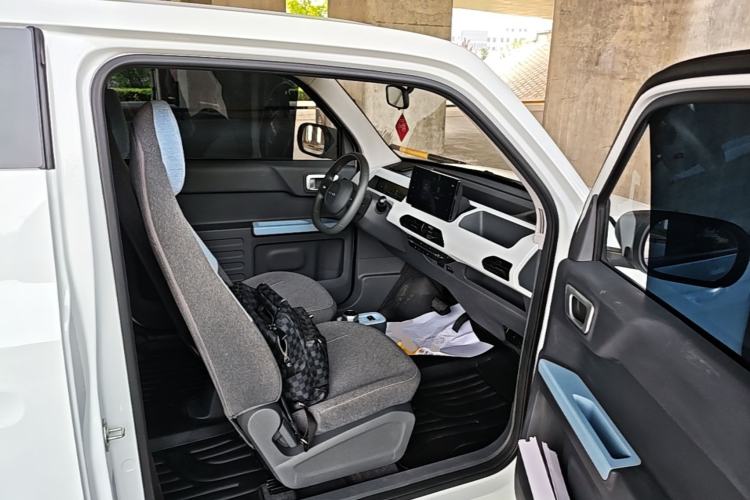 Used Geely Galaxy Panda 2024 Panda Mini 200km Endurance Bear Right Front Seat