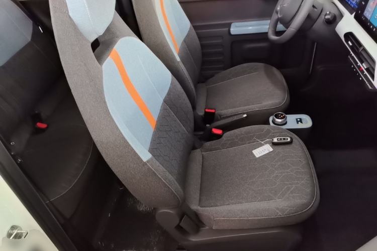 Used Geely Galaxy Panda 2024 Panda Mini 200km Endurance Bear Right Front Seat