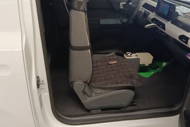 Used Geely Galaxy Panda 2024 Facelifted Panda Mini 200km Dragon Edition Right Front Seat