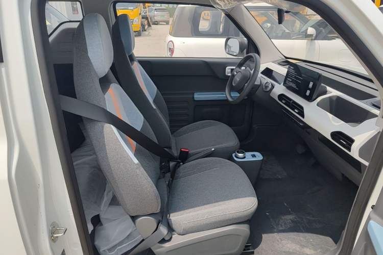 Used Geely Galaxy Panda 2024 Panda Mini 200km Endurance Bear Right Front Seat