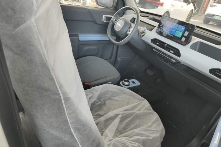 Used Geely Galaxy Panda 2024 Panda Mini 200km Endurance Bear Right Front Seat