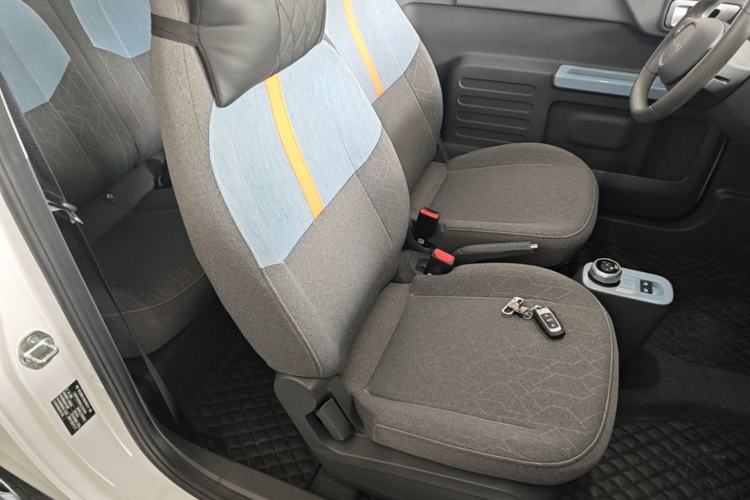 Used Geely Galaxy Panda 2024 Panda Mini 200km Endurance Bear Right Front Seat