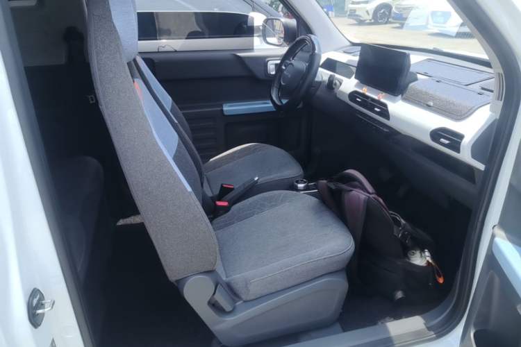 Used Geely Galaxy Panda 2024 Panda Mini 200km Endurance Bear Right Front Seat