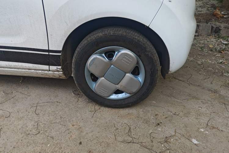 Used Geely Galaxy Panda 2024 Panda Mini 200km Endurance Bear Right Front Wheel Hub