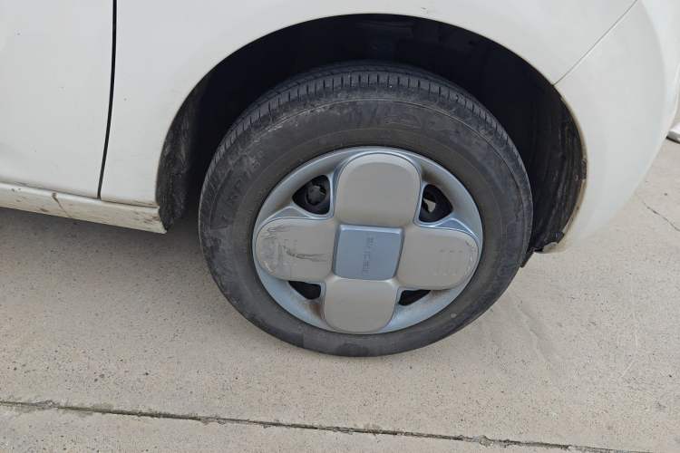 Used Geely Galaxy Panda 2024 Panda Mini 200km Endurance Bear Right Front Wheel Hub