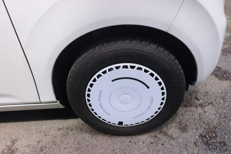 Used Geely Galaxy Panda 2024 Panda Mini 200km Endurance Bear Right Front Wheel Hub