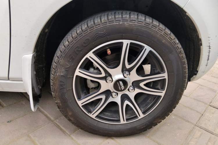 Used Geely Galaxy Panda 2024 Panda Mini 200km Endurance Bear Right Front Wheel Hub