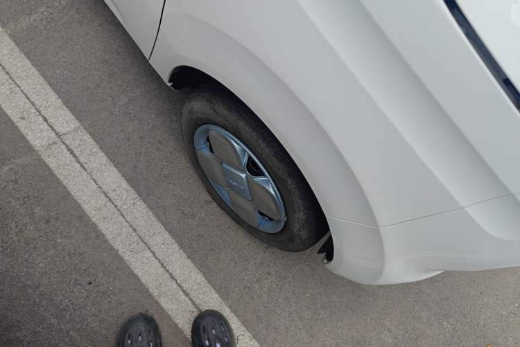 Used Geely Galaxy Panda 2024 Panda Mini 200km Endurance Bear Right Front Wheel Hub