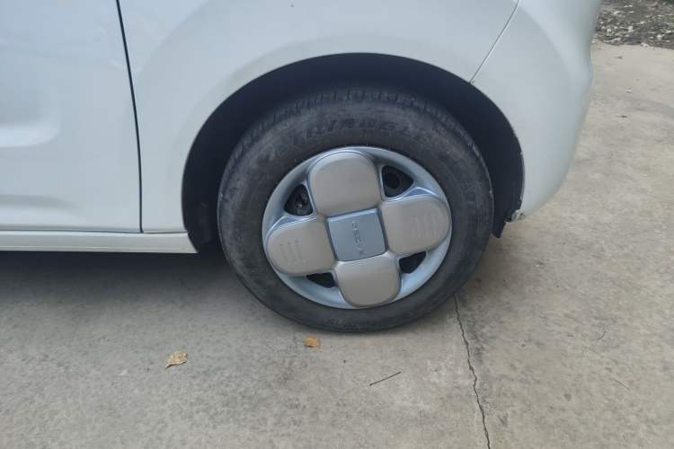 Used Geely Galaxy Panda 2024 Panda Mini 200km Endurance Bear Right Front Wheel Hub