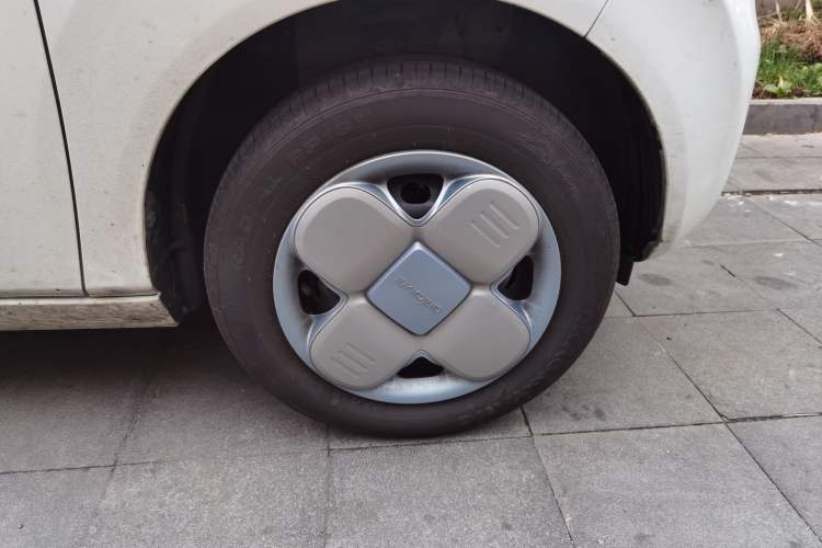 Used Geely Galaxy Panda 2024 Panda Mini 200km Endurance Bear Right Front Wheel Hub