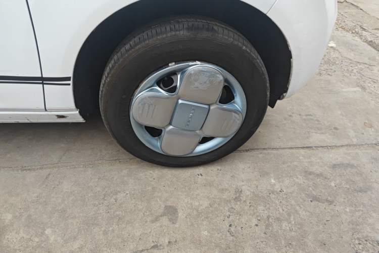 Used Geely Galaxy Panda 2024 Panda Mini 200km Endurance Bear Right Front Wheel Hub