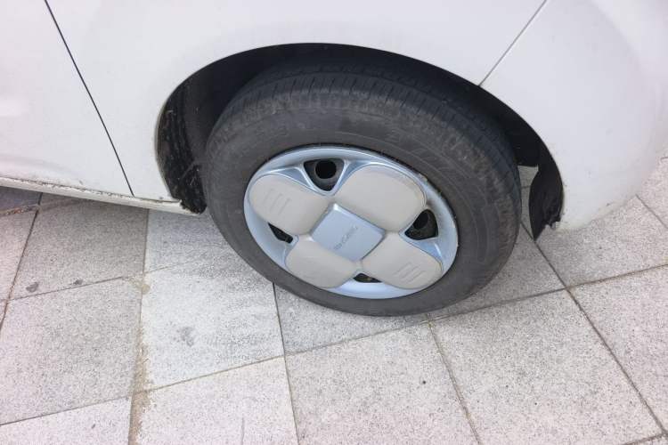 Used Geely Galaxy Panda 2024 Panda Mini 200km Endurance Bear Right Front Wheel Hub