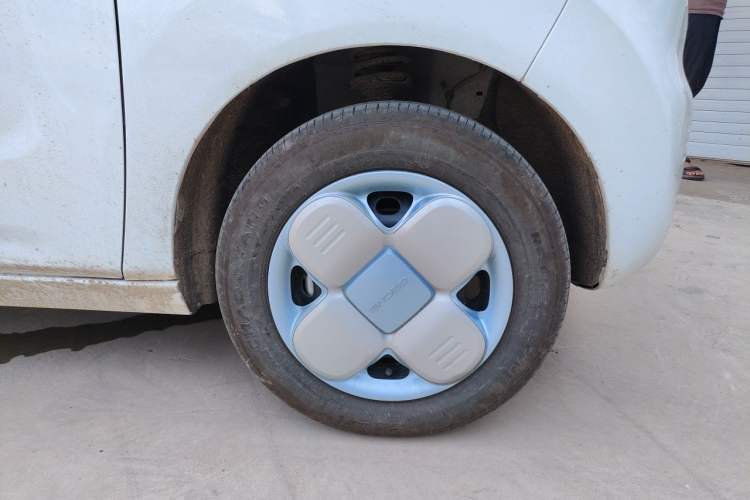 Used Geely Galaxy Panda 2024 Panda Mini 200km Endurance Bear Right Front Wheel Hub