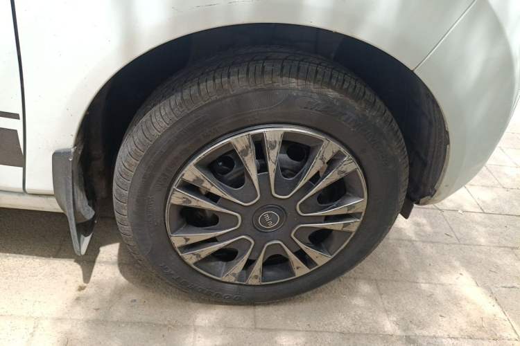 Used Geely Galaxy Panda 2024 Panda Mini 200km Endurance Bear Right Front Wheel Hub