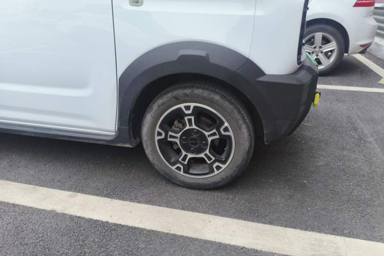 Used Geely Galaxy Panda 2024 200km Panda Rider Right Front Wheel Hub