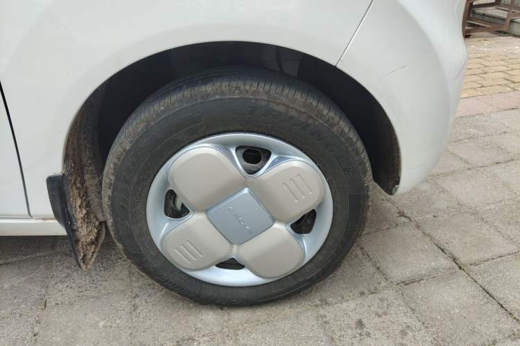 Used Geely Galaxy Panda 2024 Panda Mini 200km Endurance Bear Right Front Wheel Hub
