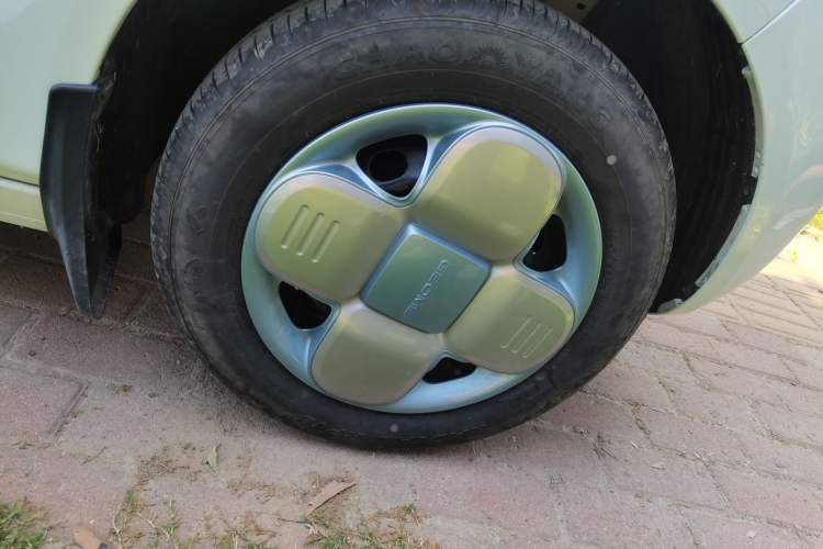 Used Geely Galaxy Panda 2024 Panda Mini 200km Endurance Bear Right Front Wheel Hub