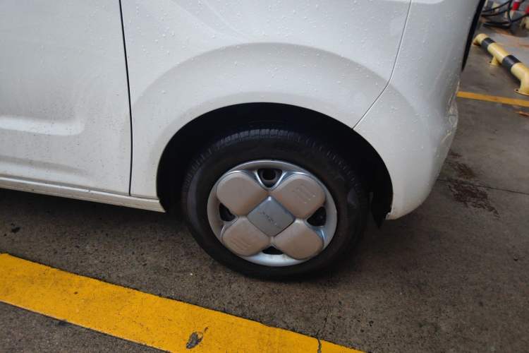 Used Geely Galaxy Panda 2024 Panda Mini 200km Endurance Bear Right Front Wheel Hub