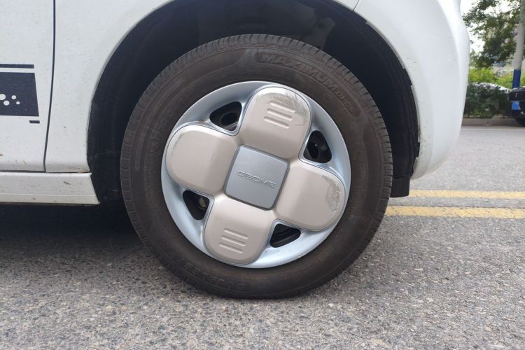 Used Geely Galaxy Panda 2024 Panda Mini 200km Endurance Bear Right Front Wheel Hub