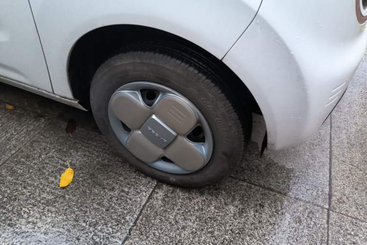 Used Geely Galaxy Panda 2024 Panda Mini 200km Endurance Bear Right Front Wheel Hub