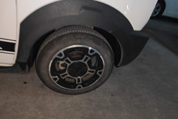 Used Geely Galaxy Panda 2024 200km Panda Rider Right Front Wheel Hub