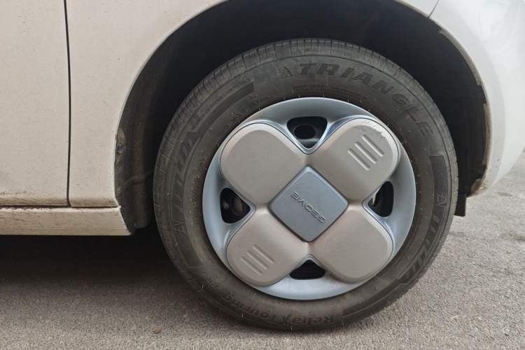 Used Geely Galaxy Panda 2024 Panda Mini 200km Endurance Bear Right Front Wheel Hub