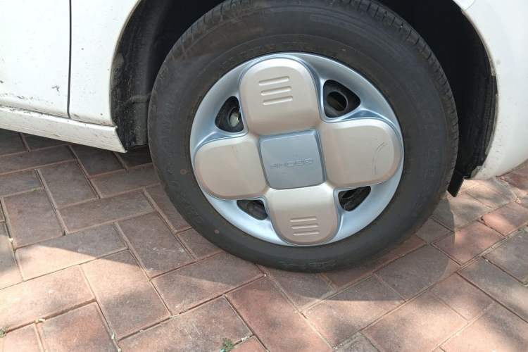 Used Geely Galaxy Panda 2024 Panda Mini 200km Endurance Bear Right Front Wheel Hub