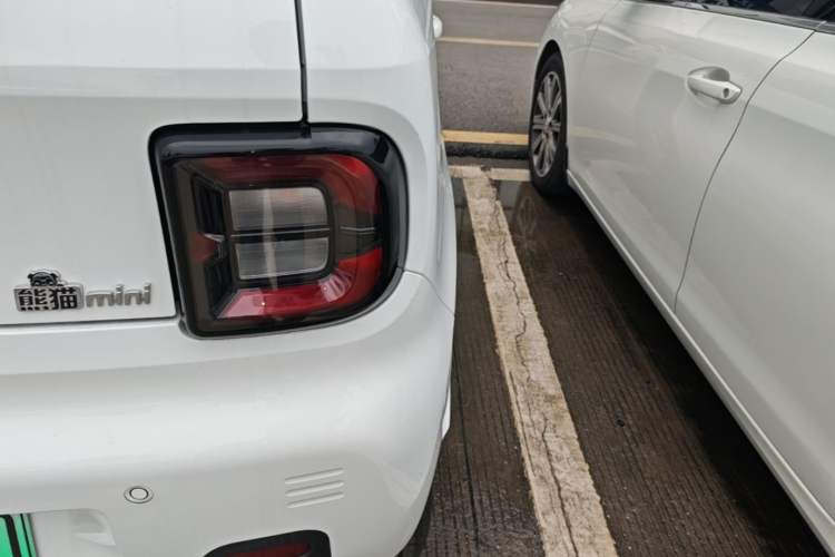Used Geely Galaxy Panda 2024 Panda Mini 200km Endurance Bear Right Rear Taillight