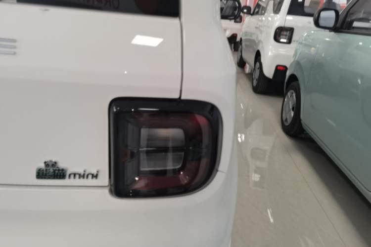 Used Geely Galaxy Panda 2024 Panda Mini 200km Endurance Bear Right Rear Taillight