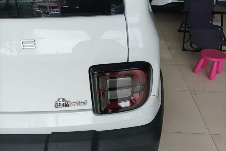 Used Geely Galaxy Panda 2024 200km Panda Rider Right Rear Taillight