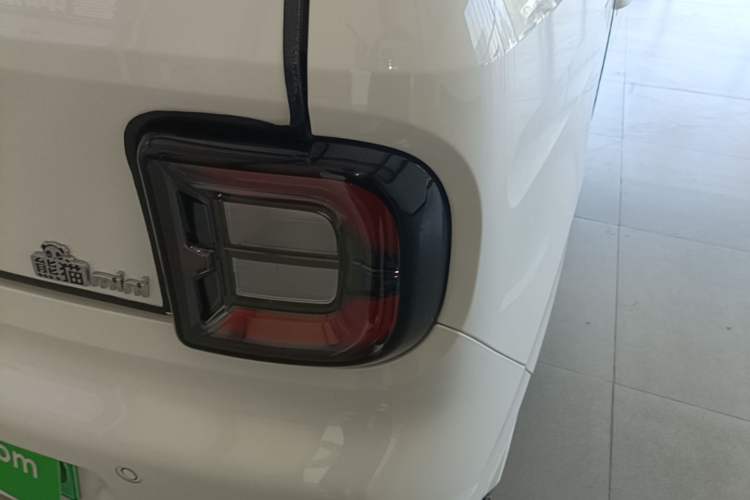 Used Geely Galaxy Panda 2024 Panda Mini 200km Endurance Bear Right Rear Taillight
